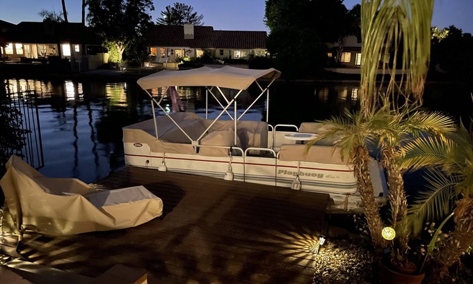 The Islands House | Waterfront Townhouse in Gilbert