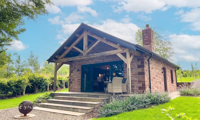 Wing Cottage | Waters Edge, a romantic cottage with stunning views of Talkin Tarn