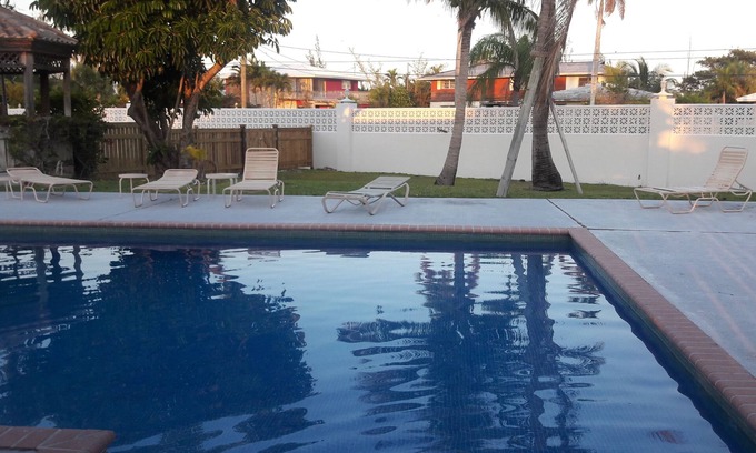 Bahamas Terrace House | Waters Edge Condo With Boat Slip