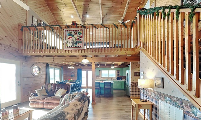 Dandridge Cabin | Waters Edge