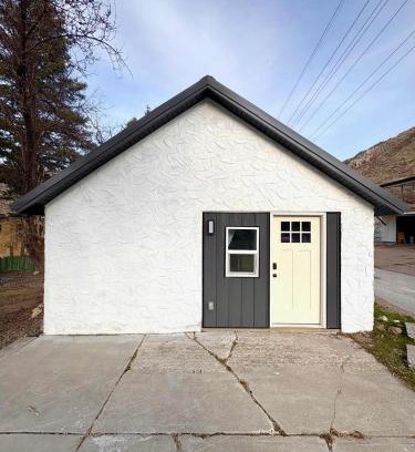 Lava Hot Springs House | Watershed- IN TOWN walk to everything