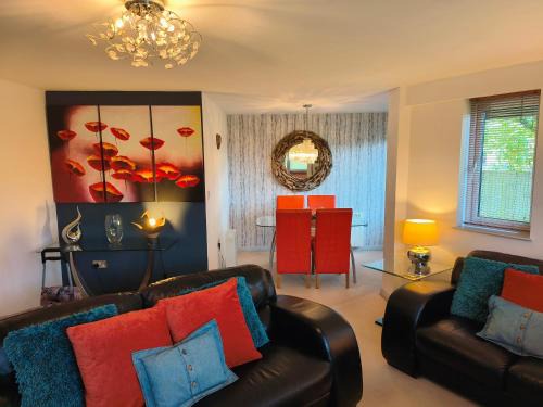 Lancaster Apartment | Waterside Apartment