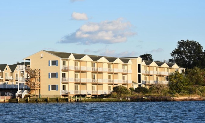 Chincoteague Hotel | Waterside Inn