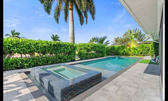 Caloosahatchee House | Waterside Paradise 3-bedroom, 2 bath, with pool & hot tub in Cape Coral