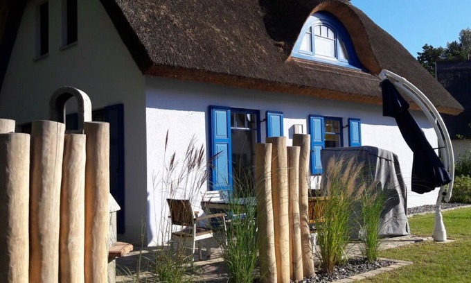 Glowe House | Wave Rider Comfortable holiday residence