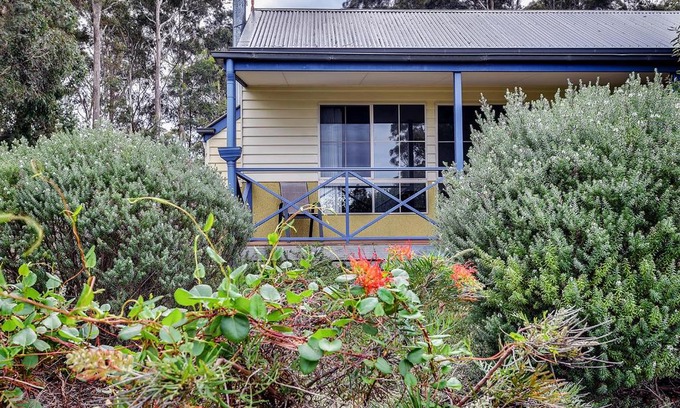 Lakes Entrance Cabin | Waverley House Cottages