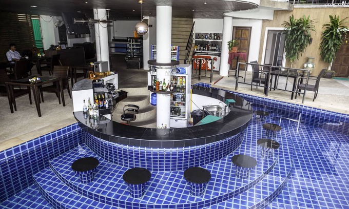 Nanai Road Resort | Wazza's Patong Apartment, Smart TV and Fast Wi-Fi, Swimup Bar, Restaurant & Gym.