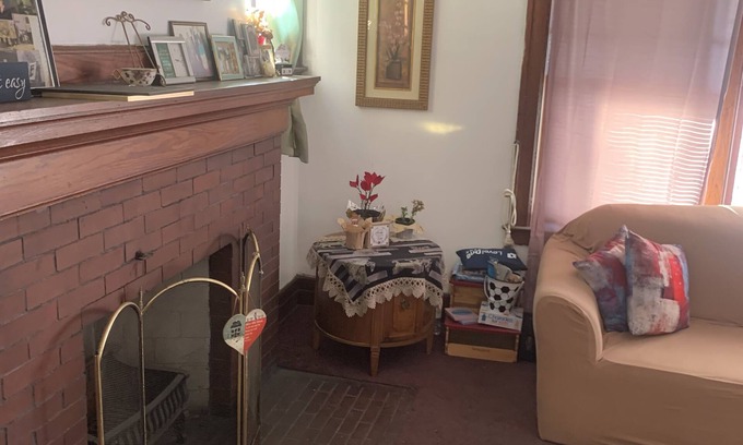 Lansing House | We are centrally -located . Just a few miles from downtown, shopping and MSU,
