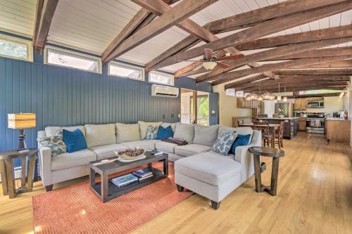 Webster House | Webster Home with Golf Simulator on 2 Acres!