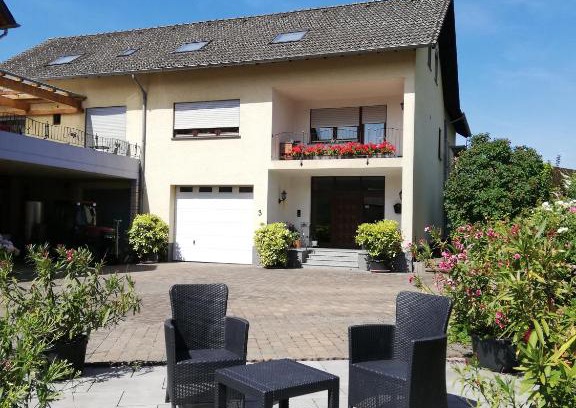 Trittenheim Apartment | Wein-und Gästehaus Alfons Bollig