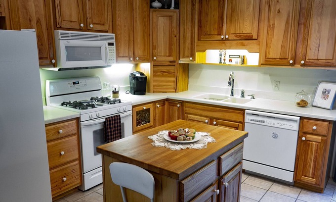 Syracuse Apartment | Welcome Home to Grandma"s Suite