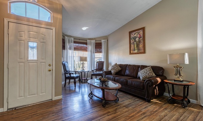 Peoria House | WELCOME TO ALEXANDRIA [Hassle free check out]