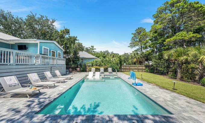 White's Gulfview House | Welcome to 'Front Porch Sitting'