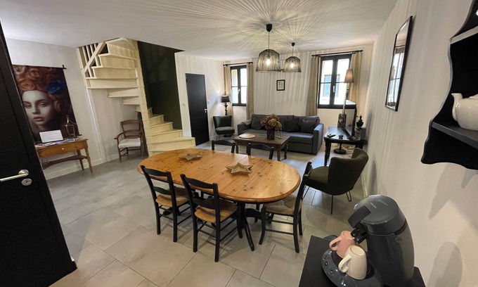 Pezenas Apartment | Welcome to Le Trois Six Very nice air-conditioned duplex
