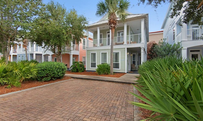 Miramar Beach Cottage | Welcome to the Delightful Mermaid Cottage! FREE Beach Serv. In Season Mar - Oct