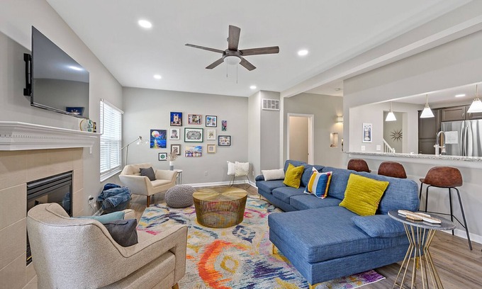 Downtown Cincinnati House | Welcome to The Downtowner - Walkable to OTR, FC Stadium, 2 Car Garage Parking!