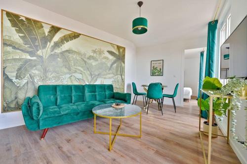 Marly-le-Roi Apartment | Welcome to the green House