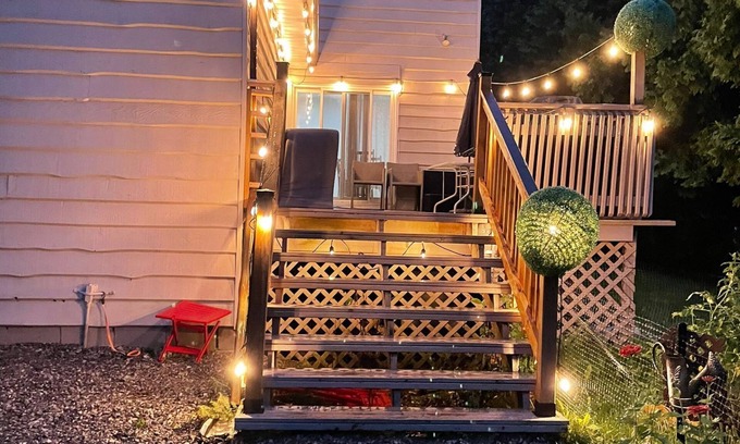 Baddow Cottage | Welcome to the Kozy Kave situated in Fenelon Falls