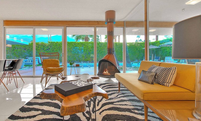 Palm Springs House | Welcome to The Sunset Palms: A Mid-Century Modern Oasis!