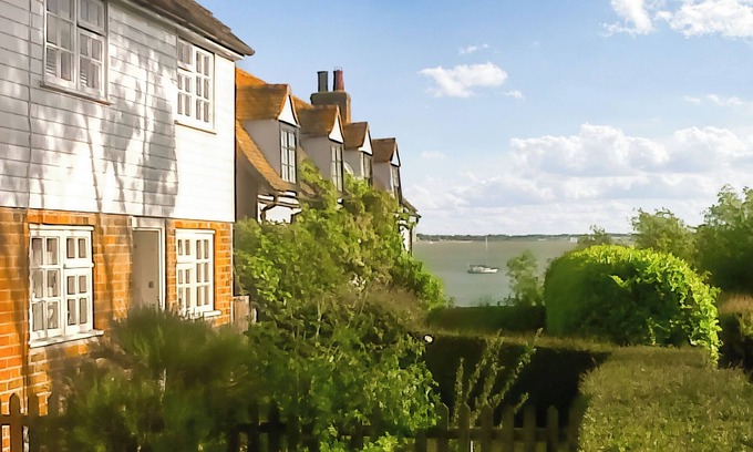 West Mersea Cottage | Welcome to this delightful fisherman’s cottage on the unique Island of Mersea.