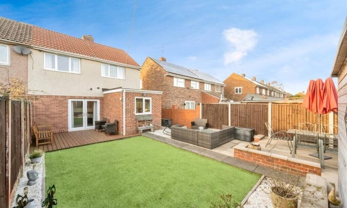 Doncaster House | Welcoming 3-bedroom house in Doncaster