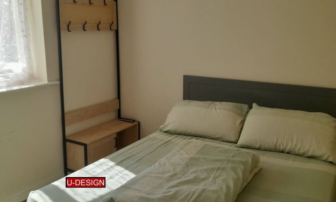 Lea Bridge Apartment | Well-Known Walthamstow