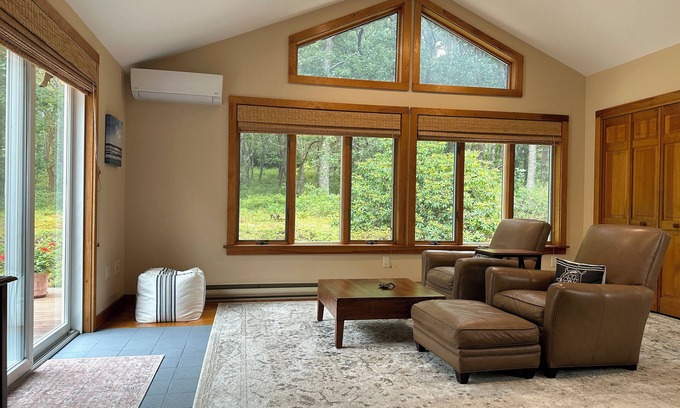 Wellfleet House | Wellfleet Oceanside, Walk to Duck Pond