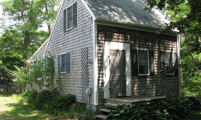 Wellfleet Cottage | Wellfleet Salt Box Cottage, Heat and AC