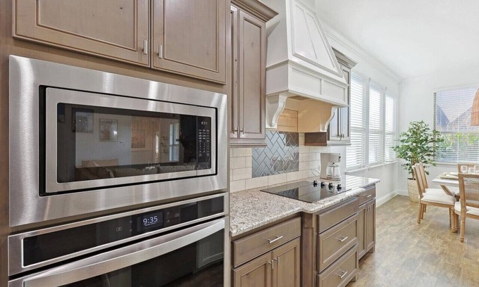 Waxahachie House | Wellness Olympus 5BR W Pool + Huge View, Bbq