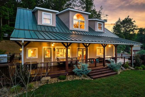 Cosby Villa | Wellness Retreat Zen Oasis DOGS Spa Hot Tub