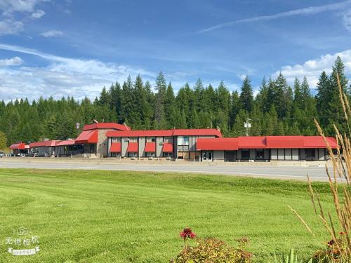 Clearwater Hotel | Wells Gray Inn