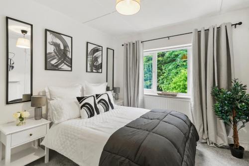 Hanger Hill House | Wembley Hububb Stay