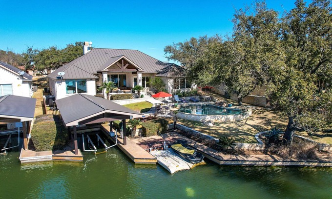 Horseshoe Bay West House | Wennmoh Retreat | Conceirge Services