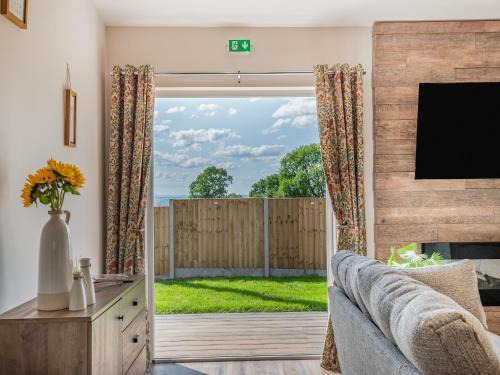 Ruardean House | West End Farm Lodge Alabaster