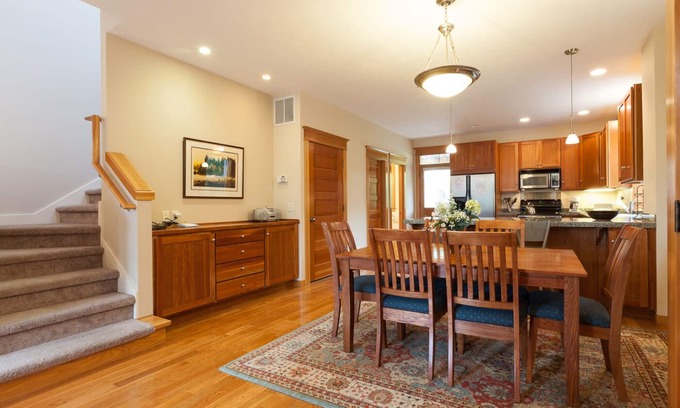 Hood River Condo | West End of Town, Gorgeous Details!