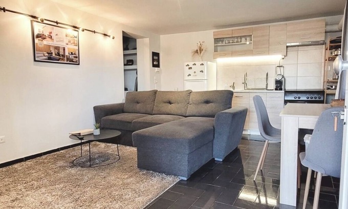 Aigio Apartment | West Garden in Aigio