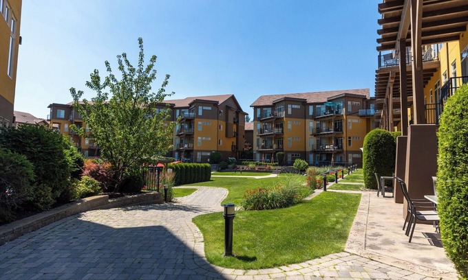 Westbank House | West K - Chateau Serenity