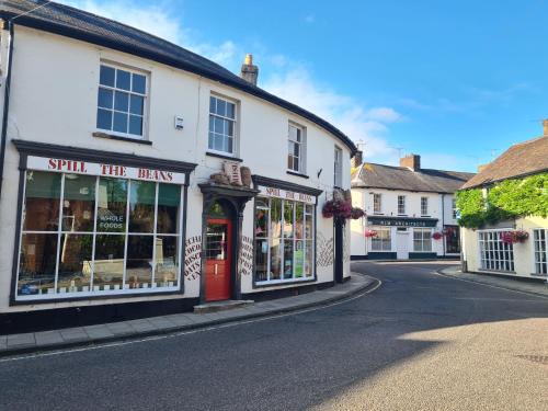 Wimborne Apartment | West Street Apartments - Flat 2