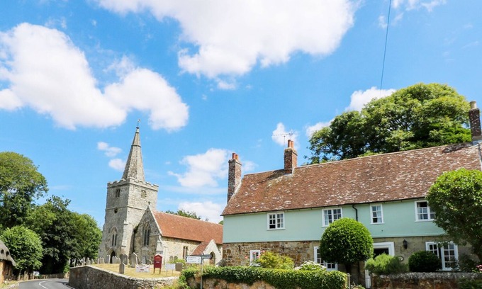 Shorwell Cottage | WEST VIEW, family friendly, character holiday cottage in Shorwell