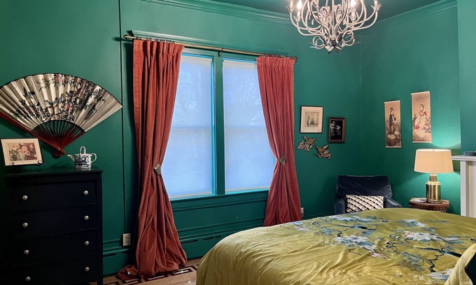 Richmond House | Westcott Mansion with Pickleball Court & Huge Gazebo