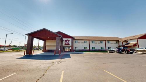 West End Hotel | Western Executive Inn