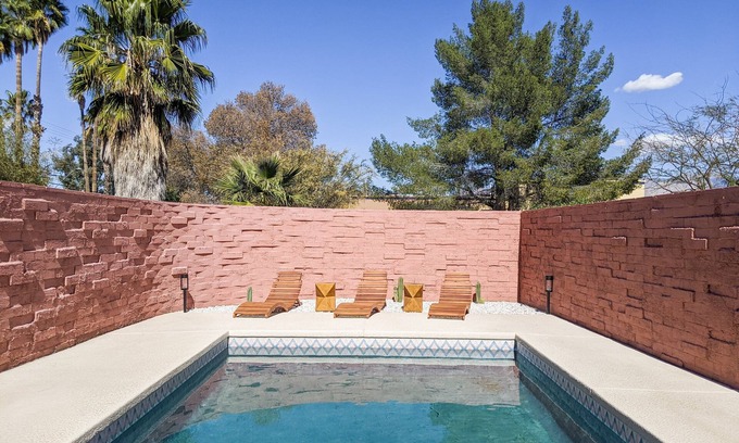 Blenman-Elm House | Western Moon - Private Retreat with Pool and Hot Tub