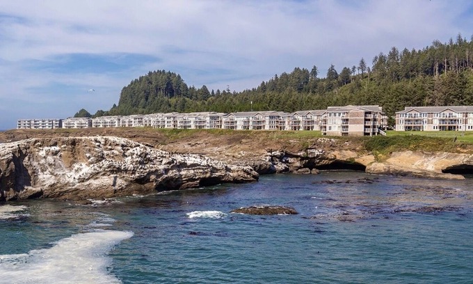 Depoe Bay Resort | Whale watching has never been easier! Ocean View Resort in Depoe Bay