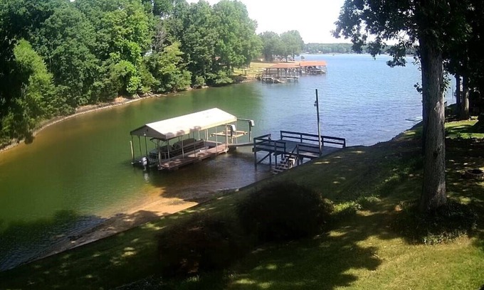 Lake Norman of Catawba House | What a View! Perfect Family Meeting Place!