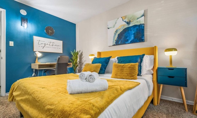 Central Arlington Apartment | Where It's All Happening: 1BD in the Mid of Action