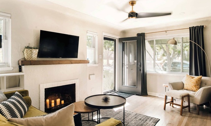 Congress Park House | Whimsical Escape - Near Botanic Gardens & Zoo