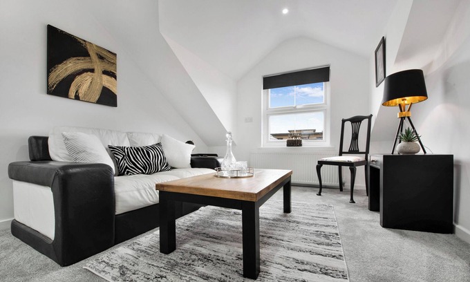 Pontrilas Apartment | WhiskAwayStays Field House Apartment 1