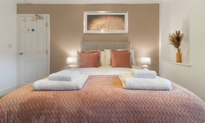 Pontrilas Apartment | WhiskAwayStays Jenkins House Apartment 1