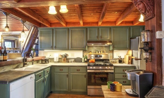 Cornucopia House | Whispering Pines on Lake Siskiwit