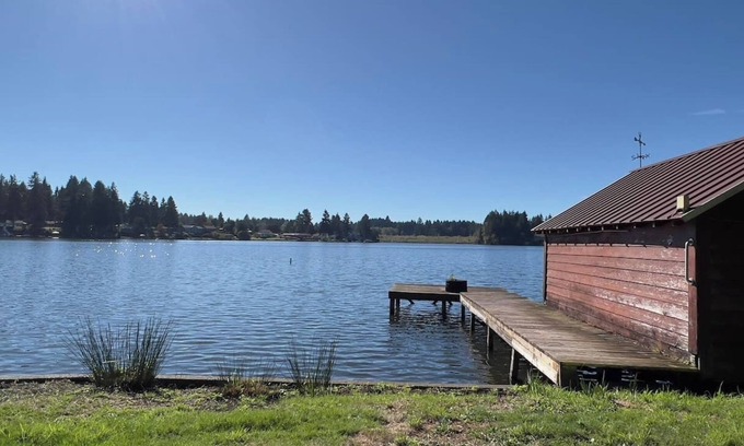 Lacey House | Whispering Water Private Retreat